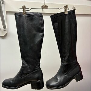 Rieker black boot
slip on
Size 39